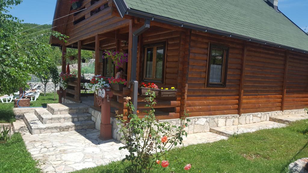 Holiday Home Zoric Nikšić Bagian luar foto