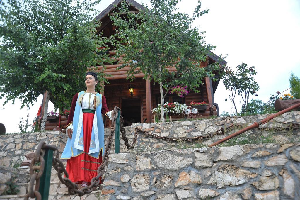 Holiday Home Zoric Nikšić Bagian luar foto